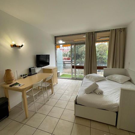 06U - Beautiful Studio In Residence - Swimming Pool And Tennis Court سا لُرون دو فار المظهر الخارجي الصورة